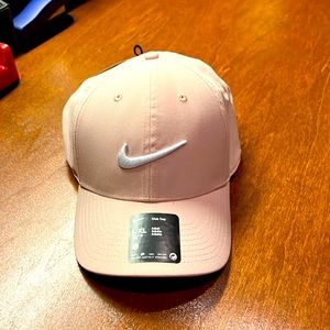 BRAND NEW UNISEX NIKE VERY LIGHT PINK CAP